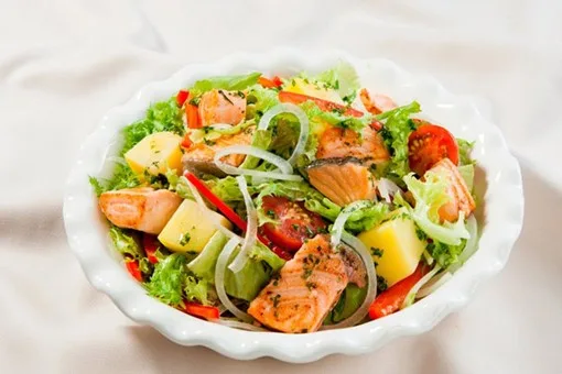 salad cá hồi