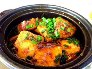 How to Make Delicious Turmeric Braised Stingray?