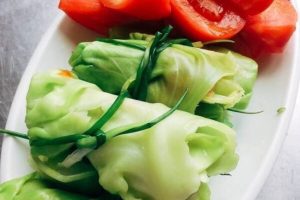 Bắp Cải Cuộn Tôm Hấp - Sự Hòa Quyện Giữa Sức Khỏe Và Nghệ Thuật