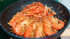 Tôm càng xanh cháy tỏi - Một món ăn ngon khó cưỡng