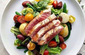 Khám phá hương vị tươi mát của salad cá ngừ đại dương